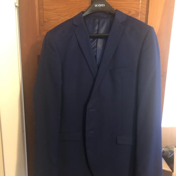 Men’s dark blue suit jacket and pants. - Picture 10 of 10